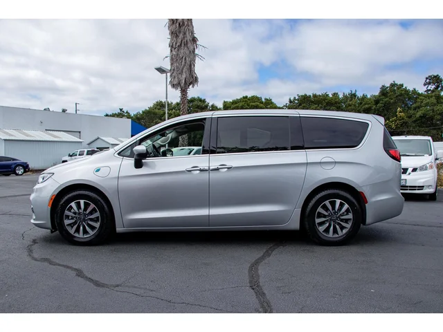 SEMINUEVOS CHRYSLER Pacifica Hybrid a Estados en autogozo
