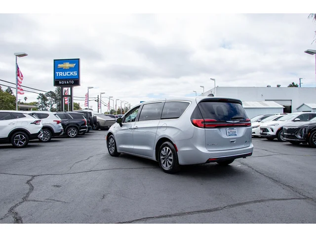 SEMINUEVOS CHRYSLER Pacifica Hybrid a Estados en autogozo