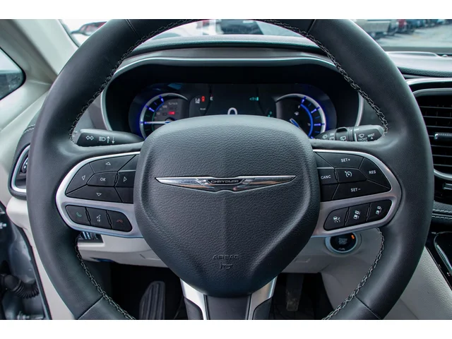 SEMINUEVOS CHRYSLER Pacifica Hybrid a Estados en autogozo