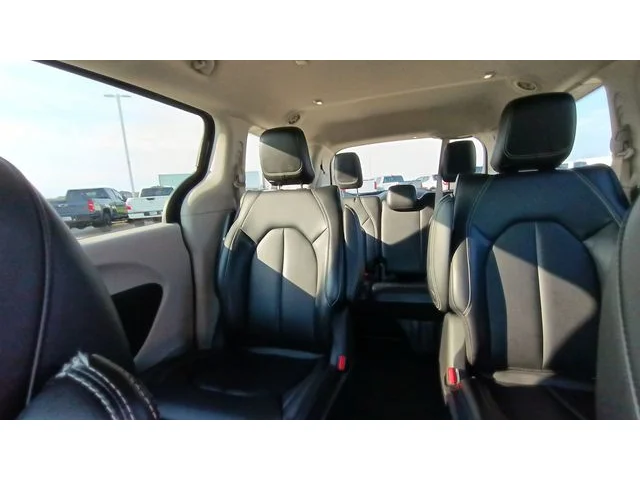 SEMINUEVOS CHRYSLER Pacifica Hybrid a Estados en autogozo