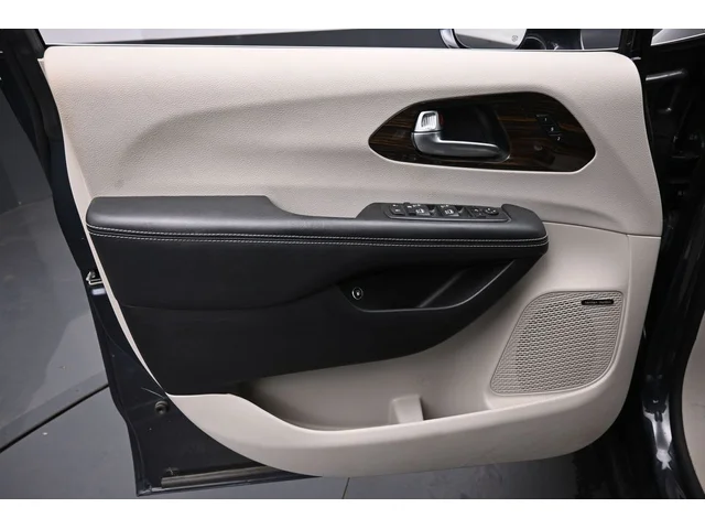 SEMINUEVOS CHRYSLER Pacifica Hybrid a Estados en autogozo