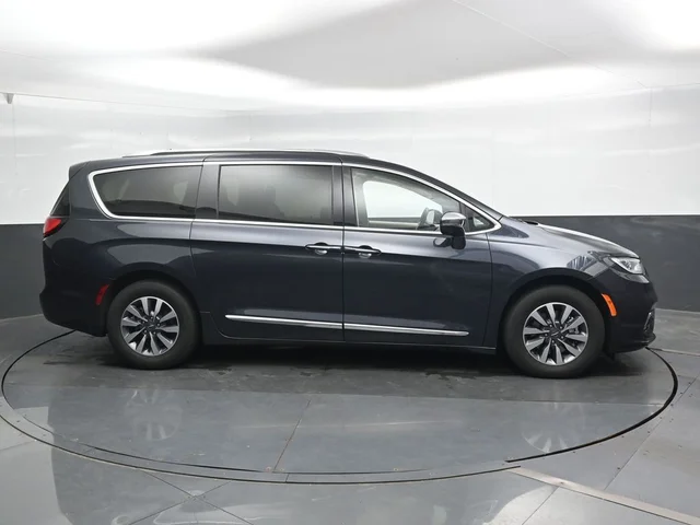 SEMINUEVOS CHRYSLER Pacifica Hybrid a Estados en autogozo