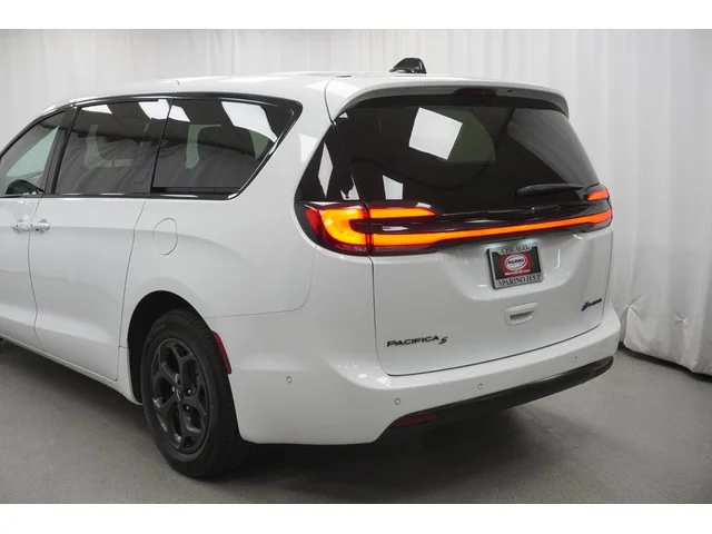 SEMINUEVOS CHRYSLER Pacifica Hybrid a Estados en autogozo