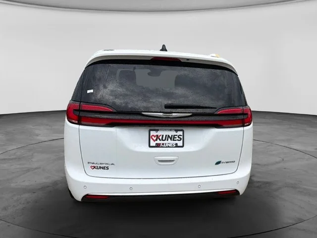 SEMINUEVOS CHRYSLER Pacifica Hybrid a Estados en autogozo