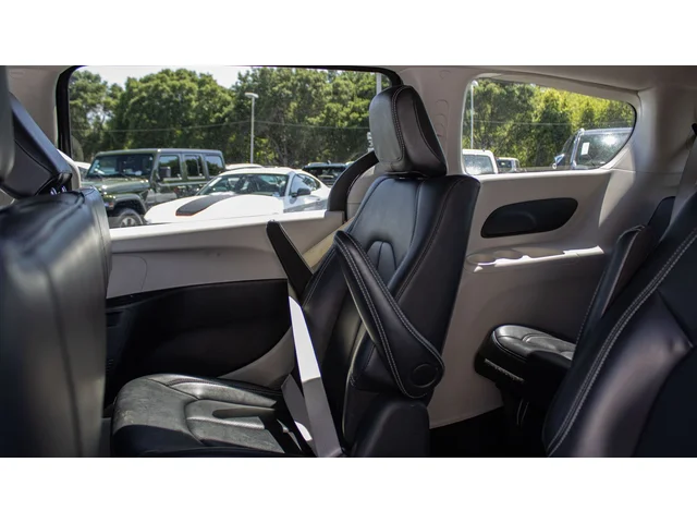 SEMINUEVOS CHRYSLER Pacifica Hybrid a Estados en autogozo
