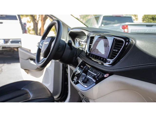 SEMINUEVOS CHRYSLER Pacifica Hybrid a Estados en autogozo