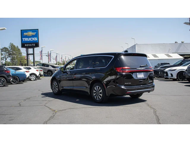 SEMINUEVOS CHRYSLER Pacifica Hybrid a Estados en autogozo