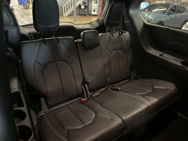 SEMINUEVOS CHRYSLER Pacifica Hybrid a Estados en autogozo