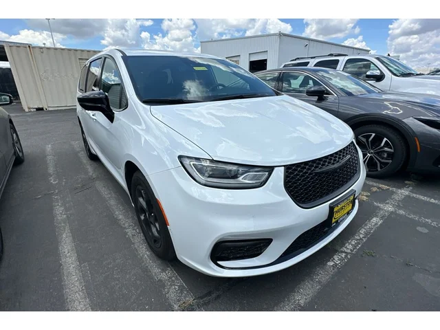 SEMINUEVOS CHRYSLER Pacifica Hybrid a Estados en autogozo