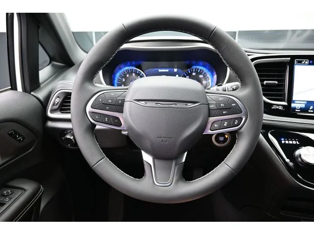 Nuevos CHRYSLER PACIFICA à Estados chez autogozo