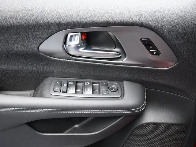 Nuevos CHRYSLER PACIFICA à Estados chez autogozo