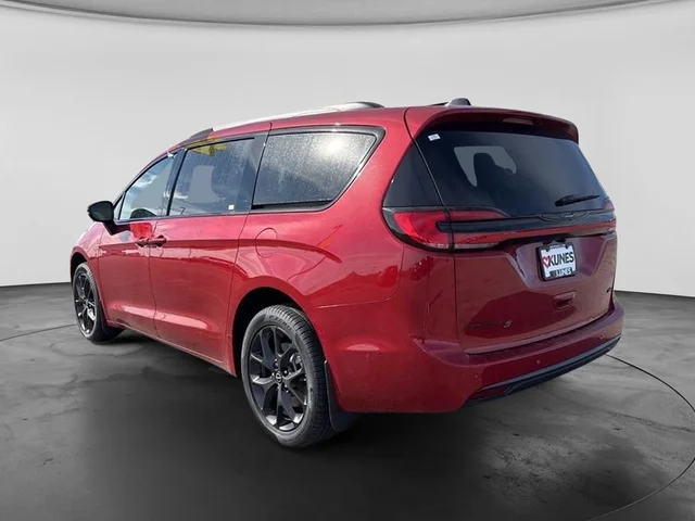 Nuevos CHRYSLER PACIFICA à Estados chez autogozo