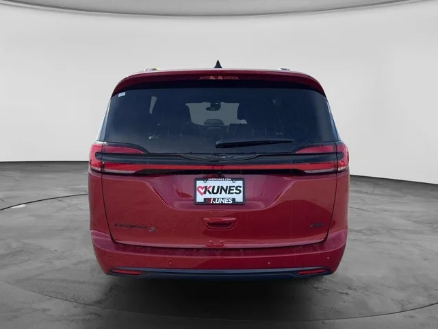 Nuevos CHRYSLER PACIFICA à Estados chez autogozo