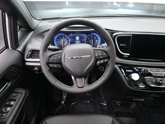Nuevos CHRYSLER PACIFICA à Estados chez autogozo