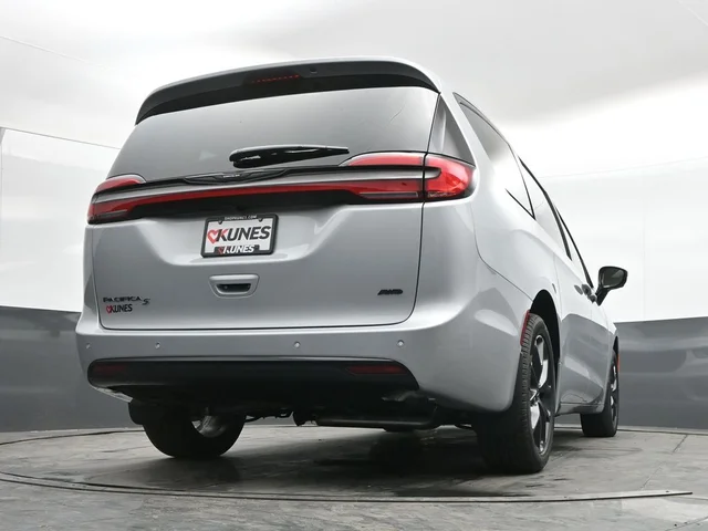 Nuevos CHRYSLER PACIFICA à Estados chez autogozo