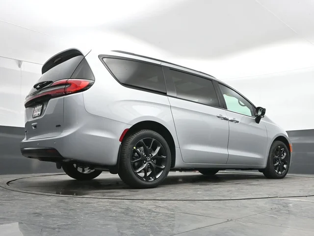 Nuevos CHRYSLER PACIFICA à Estados chez autogozo