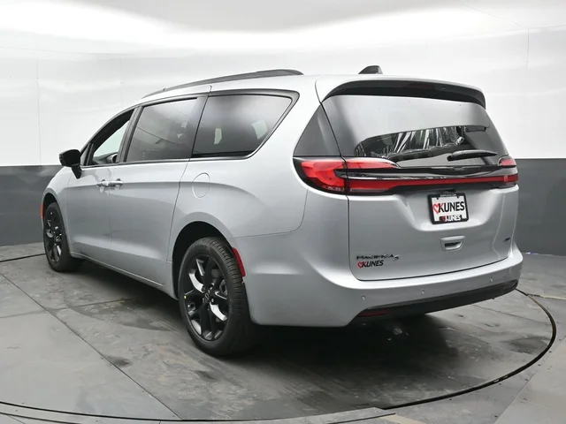 Nuevos CHRYSLER PACIFICA à Estados chez autogozo