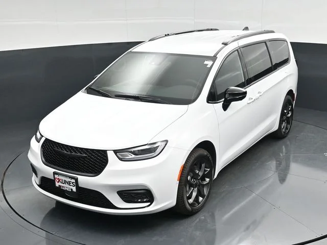 Nuevos CHRYSLER PACIFICA à Estados chez autogozo