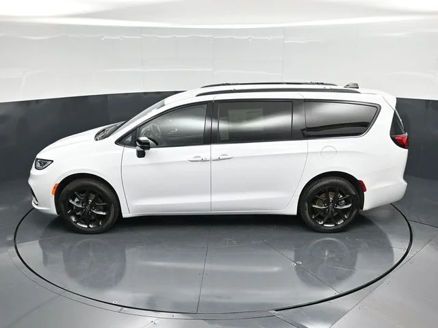 Nuevos CHRYSLER PACIFICA à Estados chez autogozo