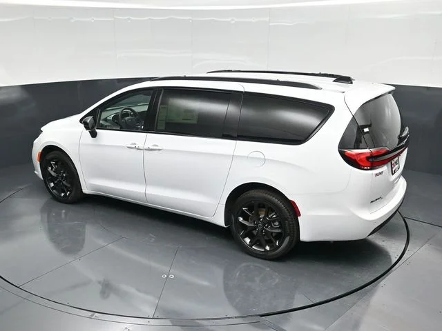 Nuevos CHRYSLER PACIFICA à Estados chez autogozo