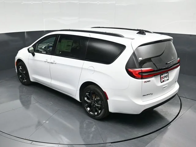 Nuevos CHRYSLER PACIFICA à Estados chez autogozo