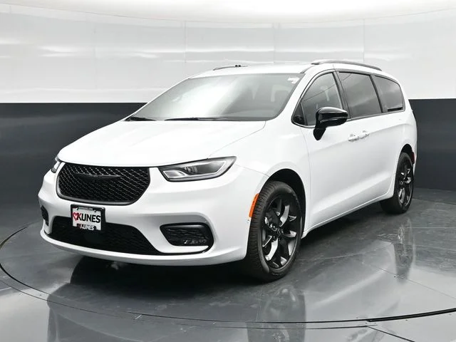 Nuevos CHRYSLER PACIFICA à Estados chez autogozo