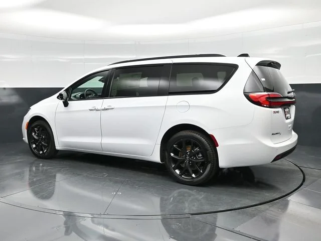 Nuevos CHRYSLER PACIFICA à Estados chez autogozo