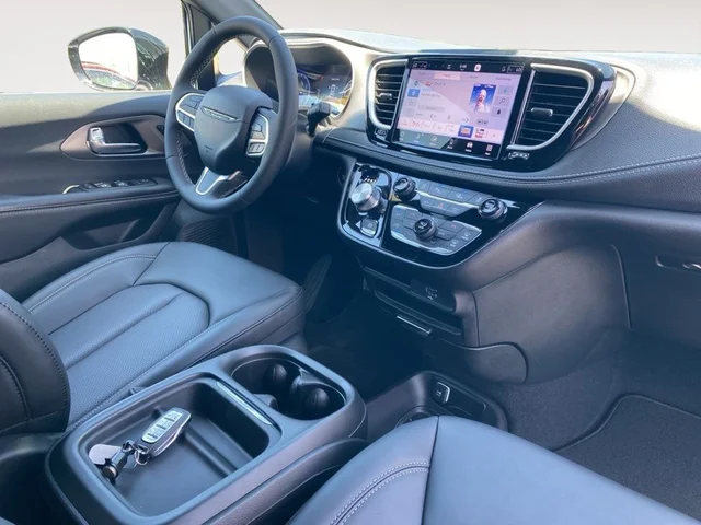 Nuevos CHRYSLER PACIFICA à Estados chez autogozo