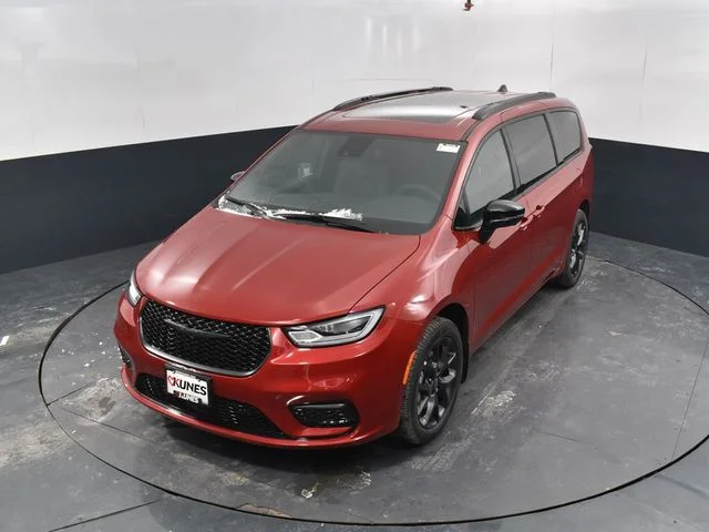 Nuevos CHRYSLER PACIFICA à Estados chez autogozo