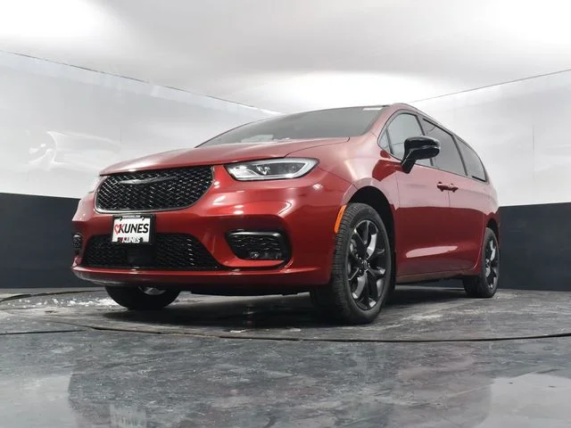 Nuevos CHRYSLER PACIFICA à Estados chez autogozo