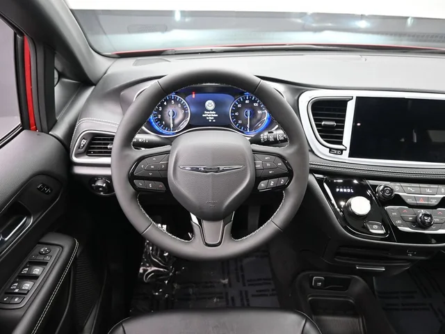 Nuevos CHRYSLER PACIFICA à Estados chez autogozo