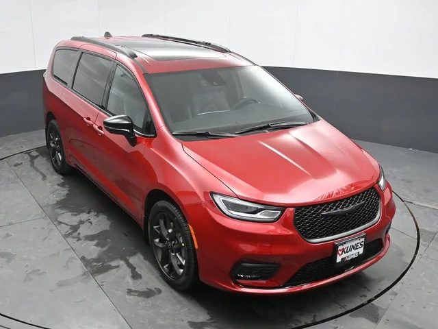 Nuevos CHRYSLER PACIFICA à Estados chez autogozo