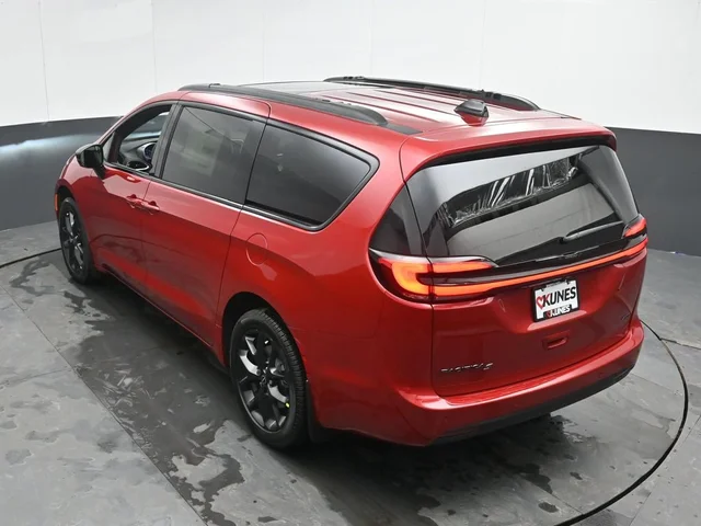 Nuevos CHRYSLER PACIFICA à Estados chez autogozo