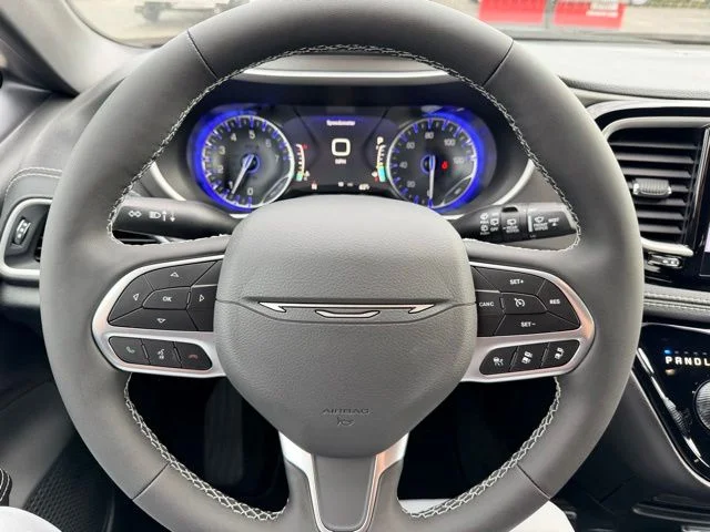 Nuevos CHRYSLER PACIFICA à Estados chez autogozo
