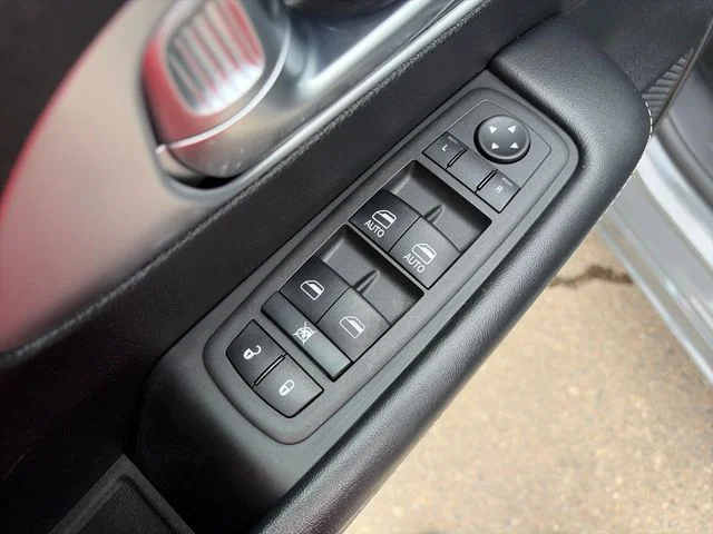 SEMINUEVOS CHRYSLER Pacifica a Estados en autogozo