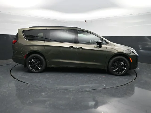 Nuevos CHRYSLER PACIFICA à Estados chez autogozo