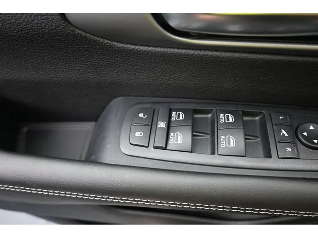 Nuevos CHRYSLER PACIFICA à Estados chez autogozo
