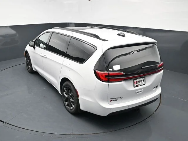 Nuevos CHRYSLER PACIFICA à Estados chez autogozo