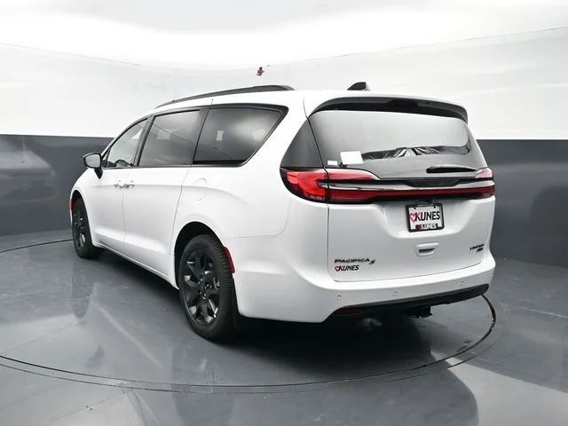 Nuevos CHRYSLER PACIFICA à Estados chez autogozo