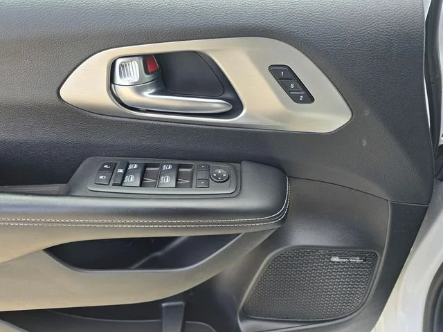 SEMINUEVOS CHRYSLER Pacifica a Estados en autogozo