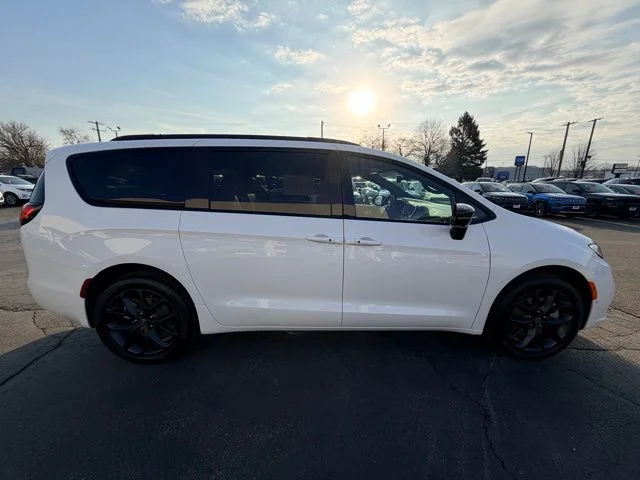 Nuevos CHRYSLER PACIFICA à Estados chez autogozo
