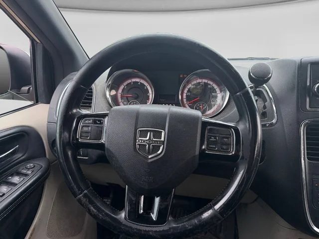SEMINUEVOS DODGE Grand Caravan a Estados en autogozo