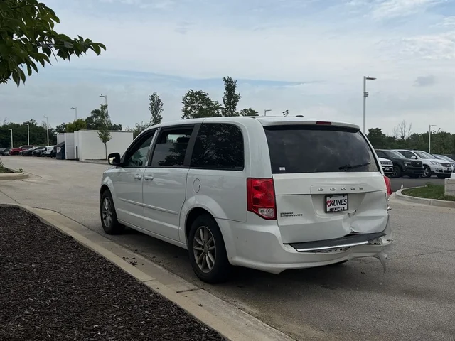 SEMINUEVOS DODGE Grand Caravan a Estados en autogozo