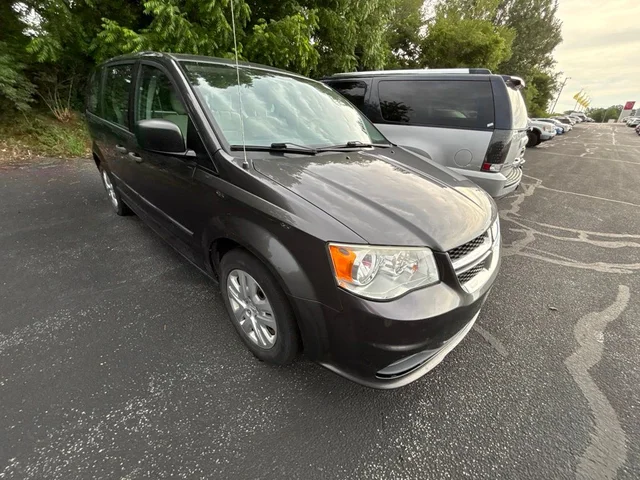 SEMINUEVOS DODGE Grand Caravan a Estados en autogozo