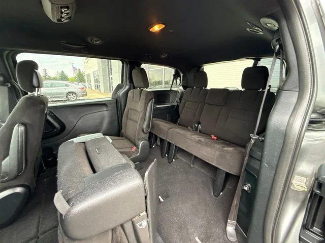 SEMINUEVOS DODGE Grand Caravan a Estados en autogozo