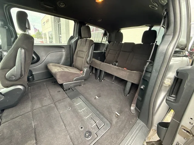 SEMINUEVOS DODGE Grand Caravan a Estados en autogozo