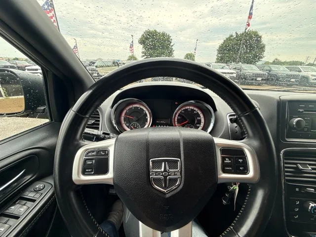 SEMINUEVOS DODGE Grand Caravan a Estados en autogozo