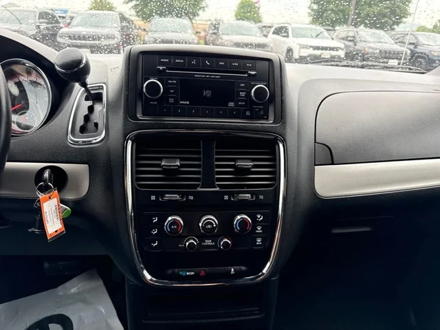 SEMINUEVOS DODGE Grand Caravan a Estados en autogozo