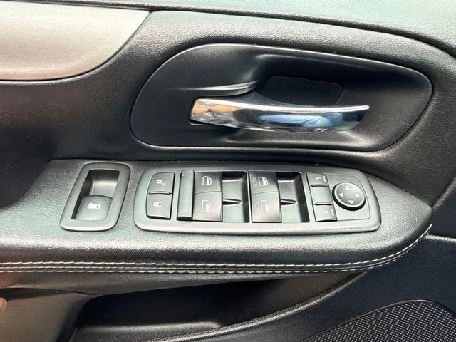 SEMINUEVOS DODGE Grand Caravan a Estados en autogozo