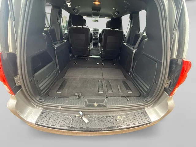 SEMINUEVOS DODGE Grand Caravan a Estados en autogozo
